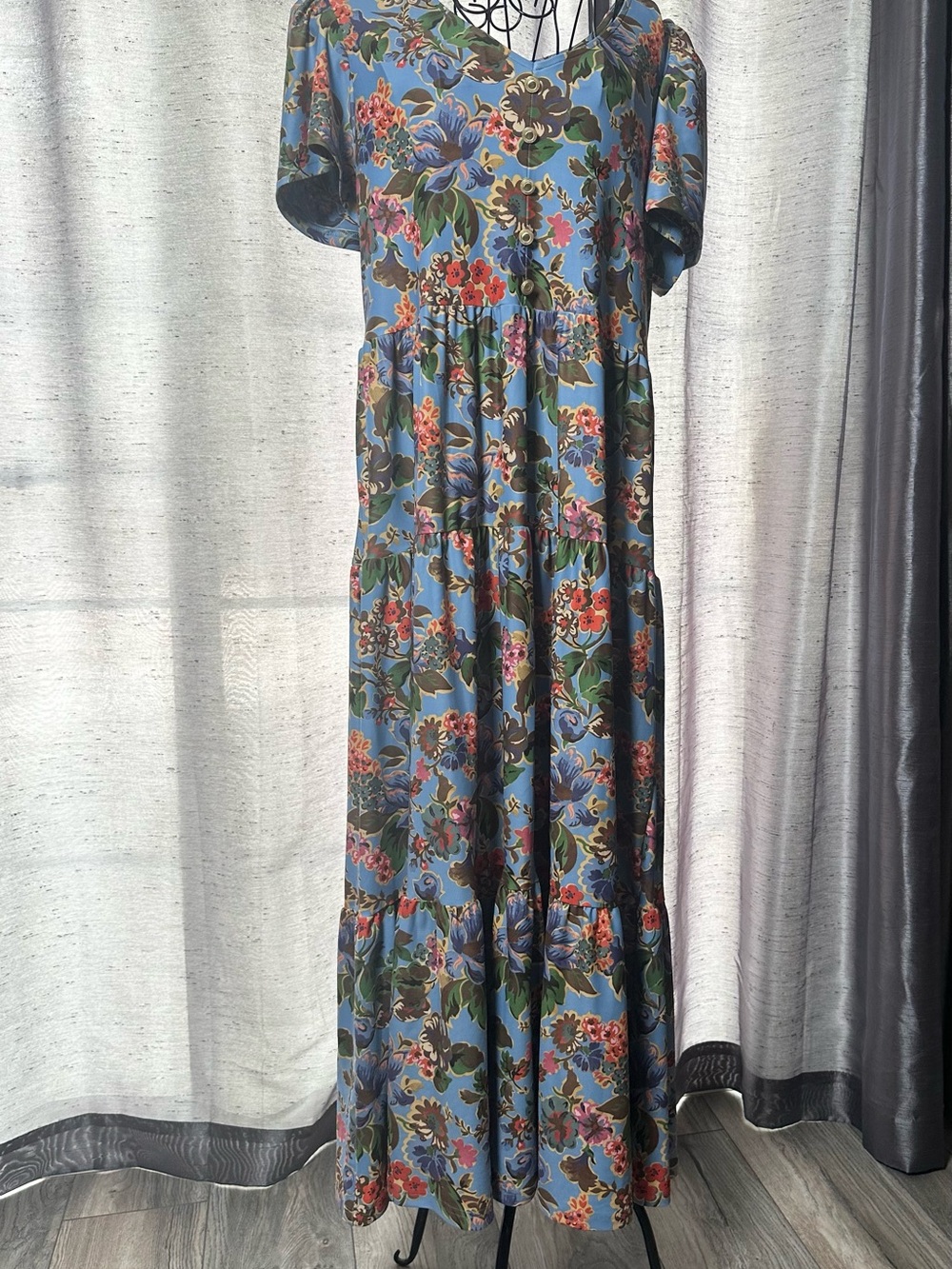 NWT Smith & Quinn Blue Floral Maxi Dress
